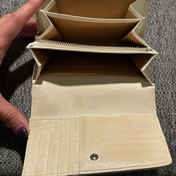 Burberry with COA Beige and Black Checkered Wallet authentic - Picture 10 of 14